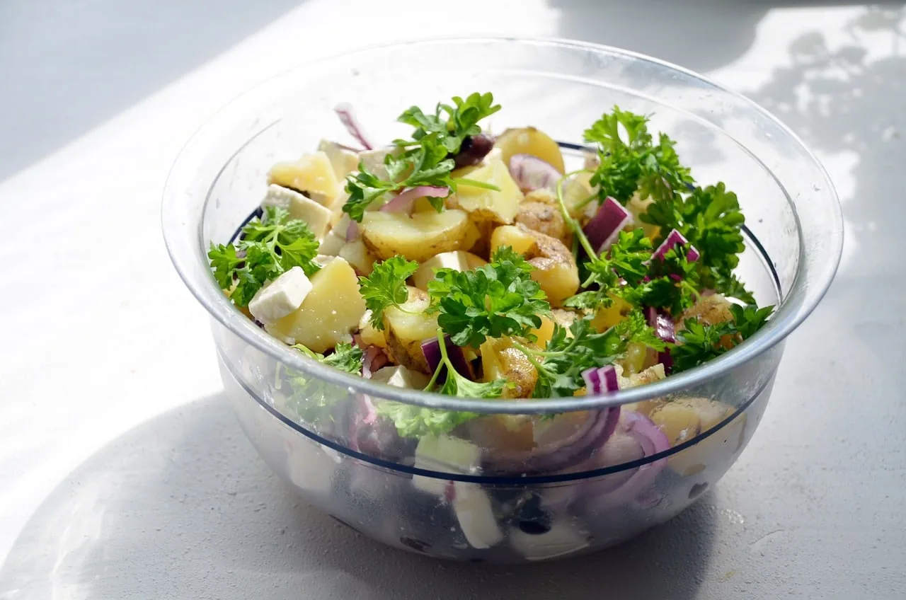 Que manger avec des pommes de terre salade