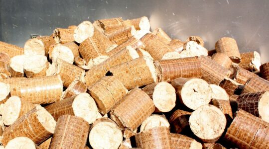 Comment se chauffer au poêle à pellets ou à granulés de bois ?