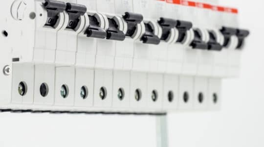 Qu’est-ce qu’un tableau électrique ? Définition & composants